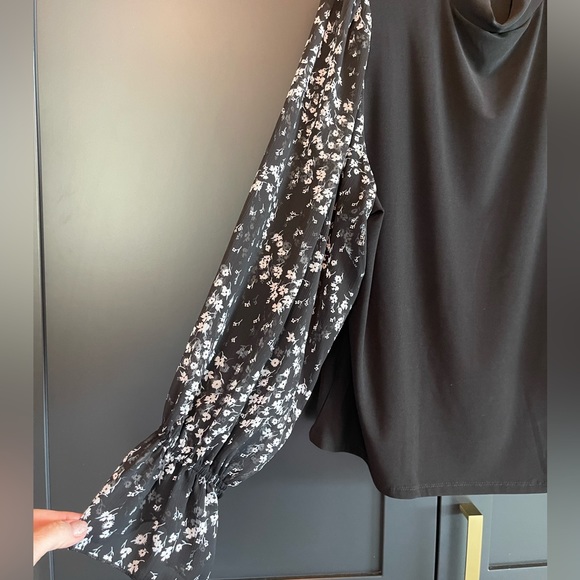 New Top - Picture 4 of 6